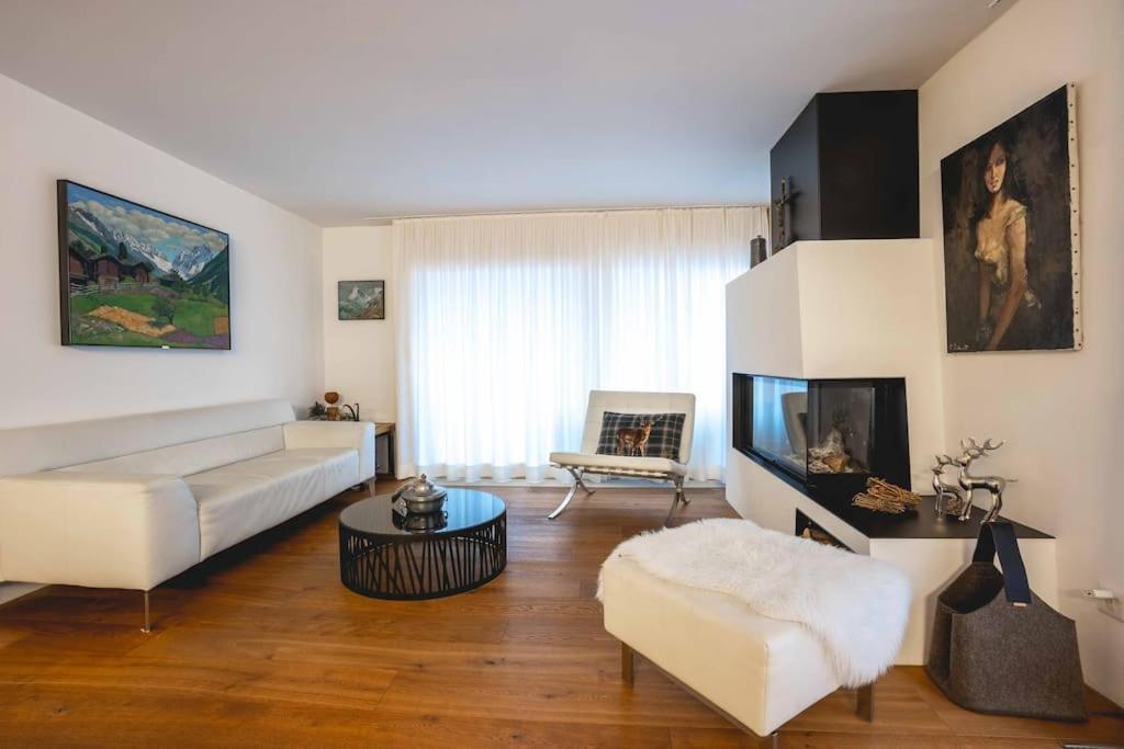 Stylish Home With Matterhorn View In The Center Zermatt Eksteriør billede