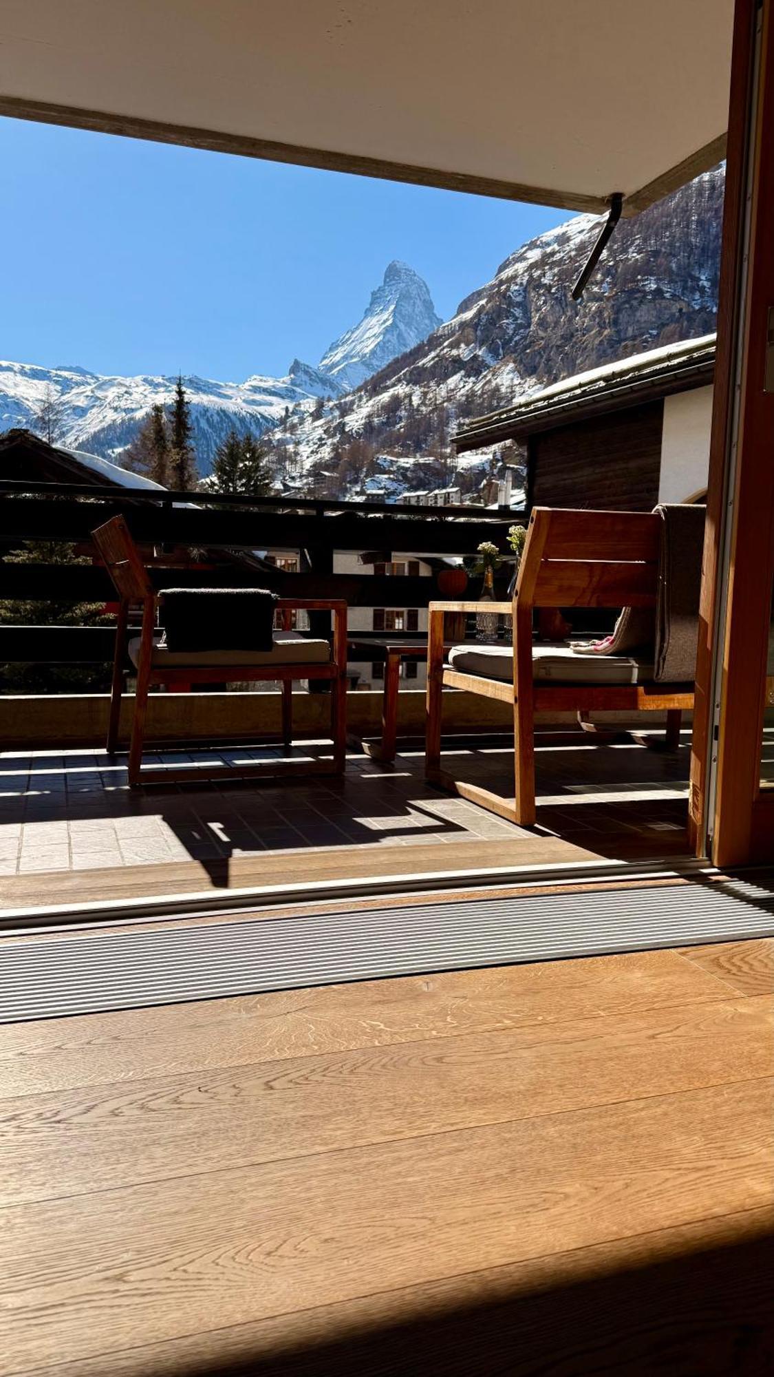 Stylish Home With Matterhorn View In The Center Zermatt Eksteriør billede
